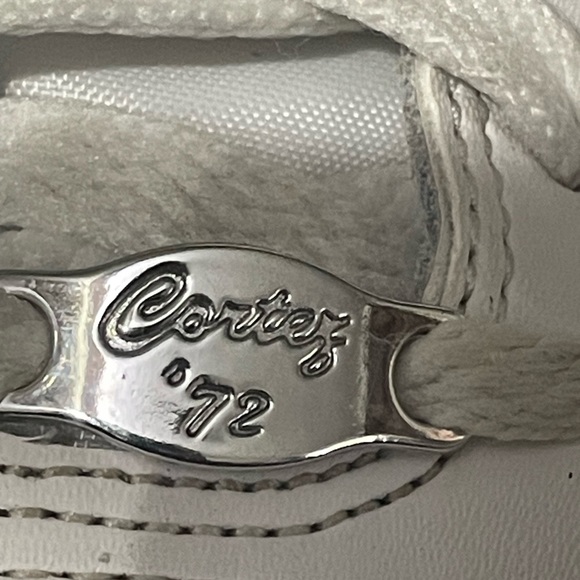 Nike Cortez Forrest Gump
Basic White‎ Varsity Red
819719-103 - Size 8 - Picture 13 of 13